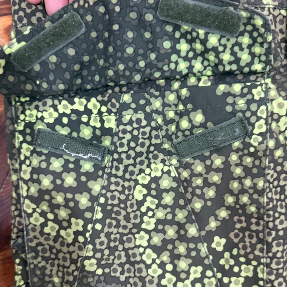 Burton Elstar Floral Camouflage Hooded Winter Jacket Size Medium 10/12